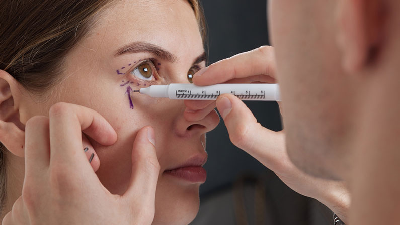 Discover how to choose a Cosmetic Surgery Specialist near me by checking qualifications, before-and-after photos, and patient feedback.