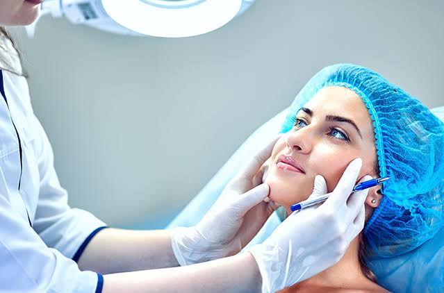 Discover why a Facial Cosmetic Surgeon in Coral Springs is trusted for skilled procedures, customized care, and exceptional patient outcomes.