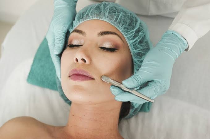 Discover why a Facial Cosmetic Surgeon in Coral Springs is trusted for skilled procedures, customized care, and exceptional patient outcomes.