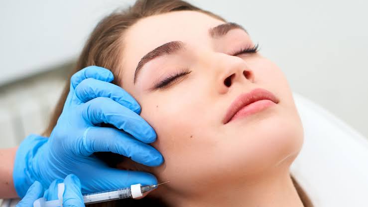 Find the best Plastic Surgeon in Florida with our simple guide. Compare experience, reviews, procedures, and patient care today.