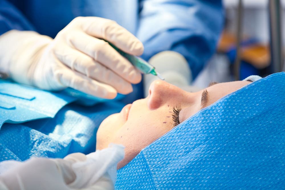 Find the Best Facelift doctor in Coral Springs by comparing experience, qualifications, treatment options, safety, results, and patient reviews.