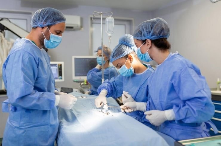 Explore what to expect from a Surgery Clinic in Coral Springs, including treatment options, professional consultations, patient benefits, and care.