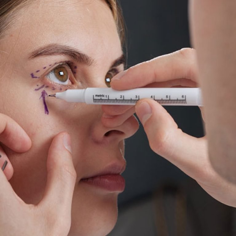 Discover how to choose a Cosmetic Surgery Specialist near me by checking qualifications, before-and-after photos, and patient feedback.